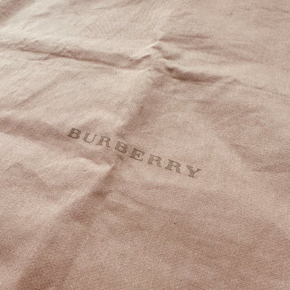 🌟 Great Condition Burberry Dust Bag (48x44cm) | Preserve Your Luxury Goods 🌟 - Picture 2 of 3